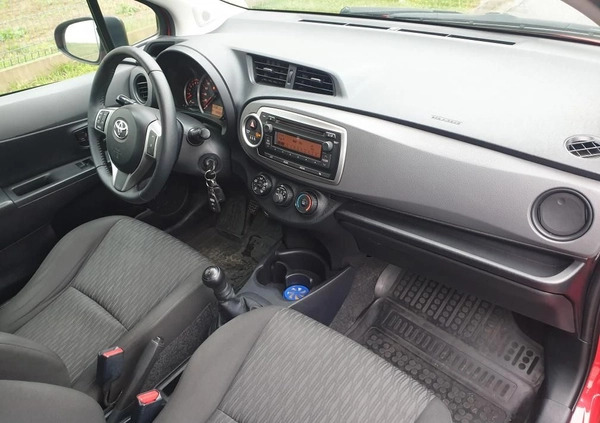 Toyota Yaris cena 20909 przebieg: 185000, rok produkcji 2012 z Sieradz małe 436